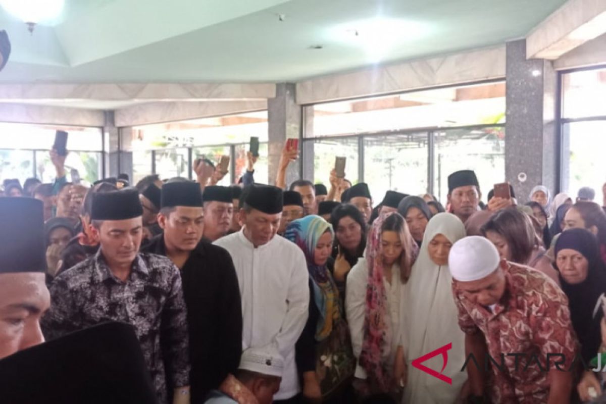 Zumi Zola sampaikan permintaan maaf