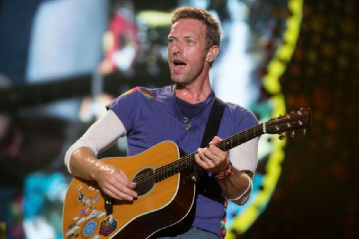 Chris Martin merasa tak berharga cerai dari Gwyneth Paltrow