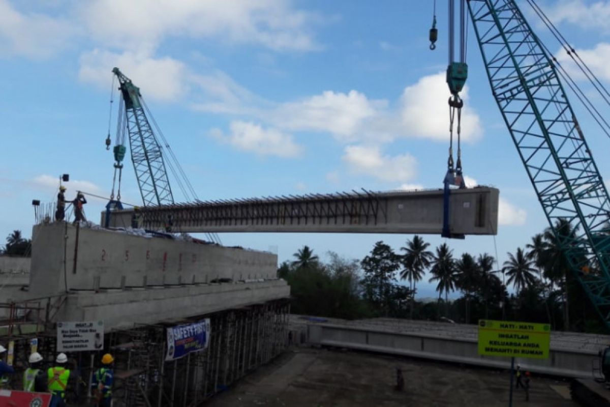 Jasamarga Manado Bitung telah pasang 15 girder Jembatan Kauditan