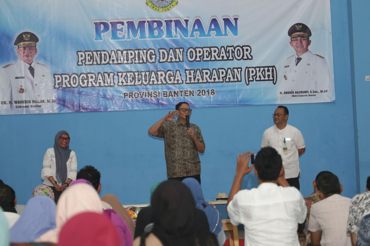 Gubernur Banten Berikan Pembekalan 345 Pendamping  PKH