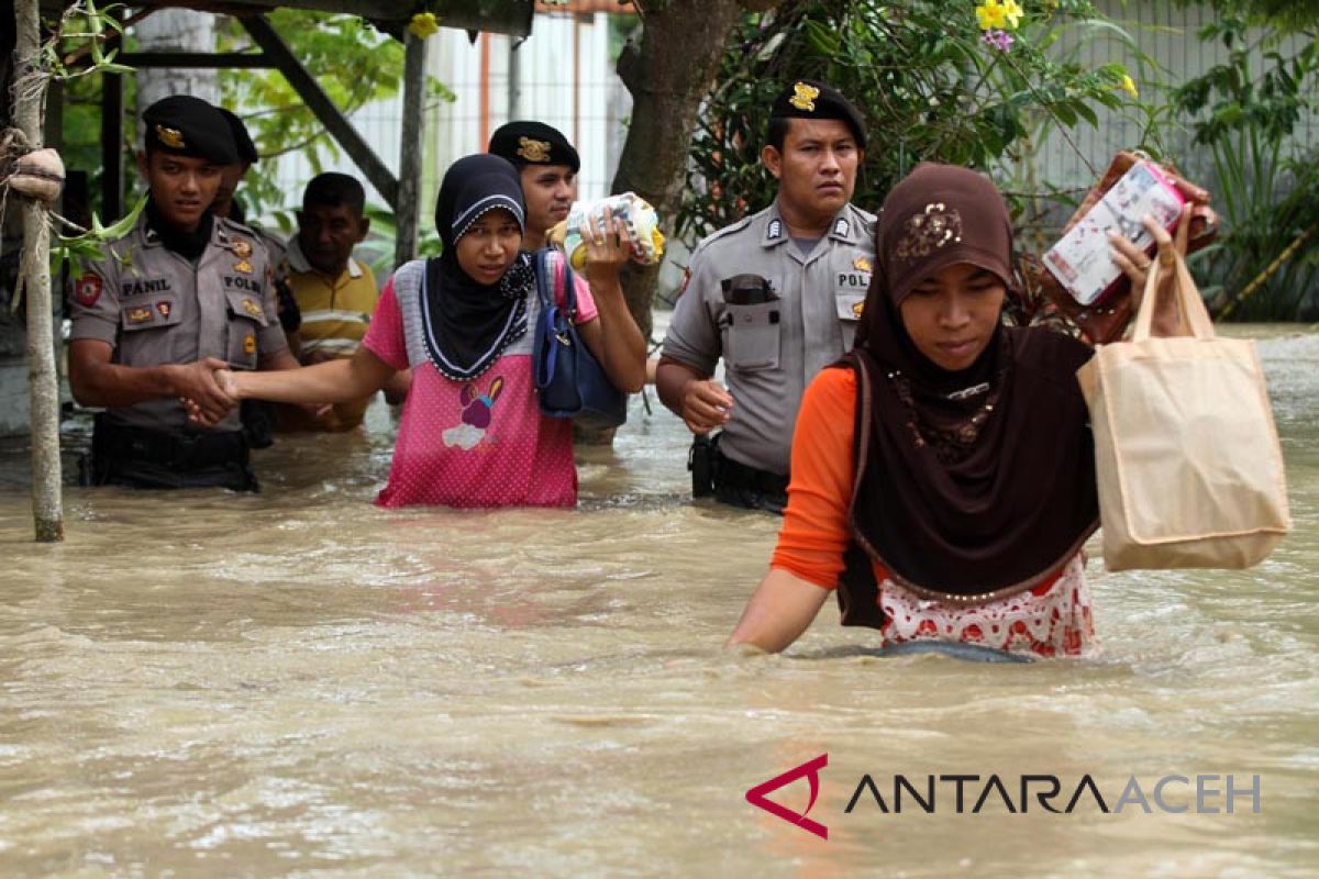 Tanggul jebol 6 desa di Aceh Utara terendam air