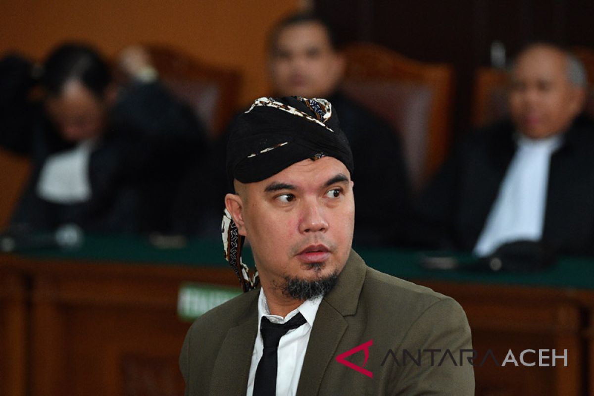 Ahmad Dhani harap jaksa beri kepastian hukum