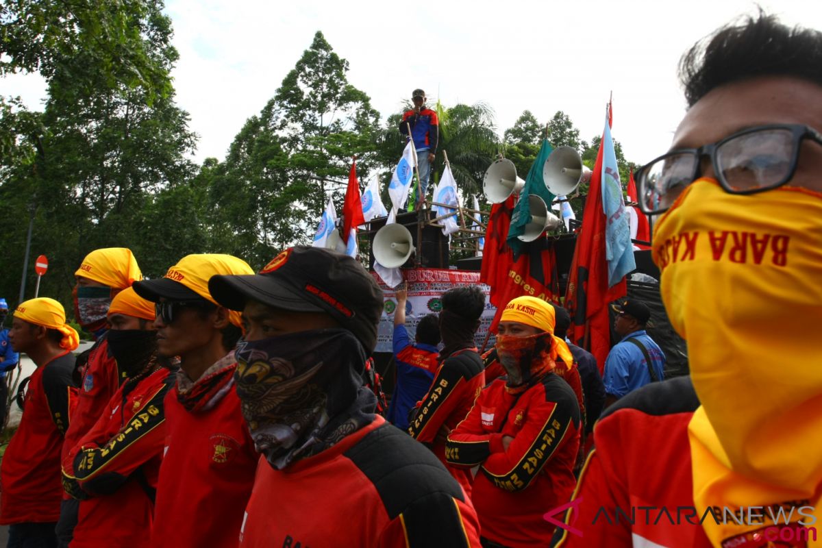 Puluhan perusahaan dipantau Disnaker Tangerang terkait UMK