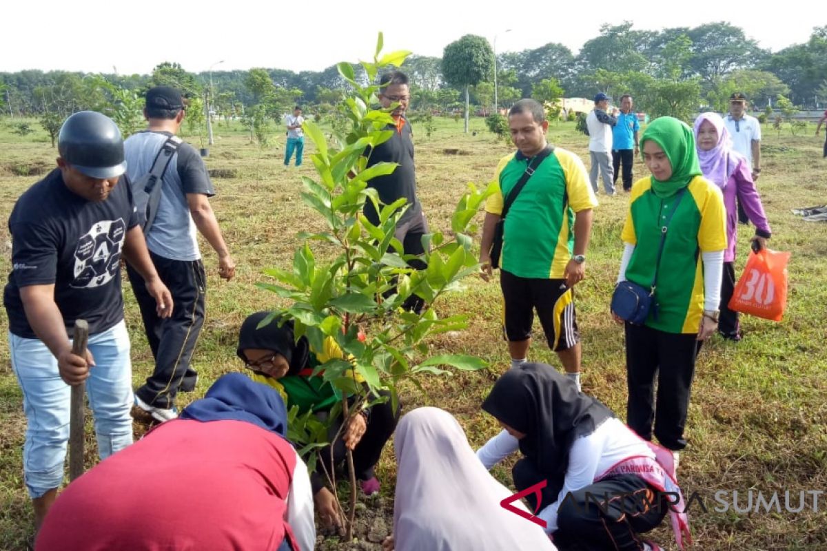 FKS Asahan tanam bibit pohon di CFD