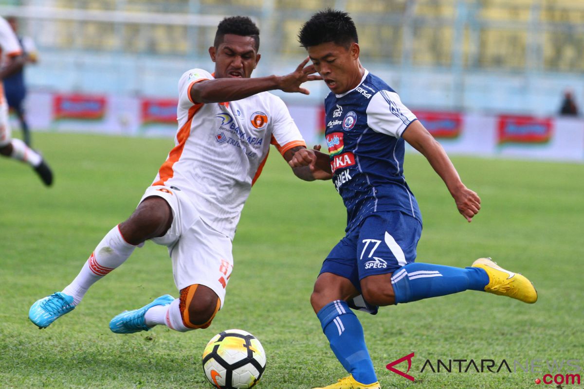 Makan Konate dwigol, Arema pecundangi Perseru 4-1