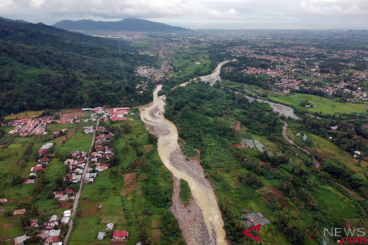 Pesisir Selatan normalisasi Sungai Batang Lengayang