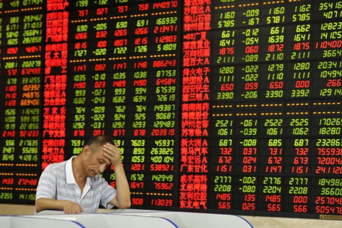 Bursa saham China ditutup anjlok, ikuti kejatuhan pasar global