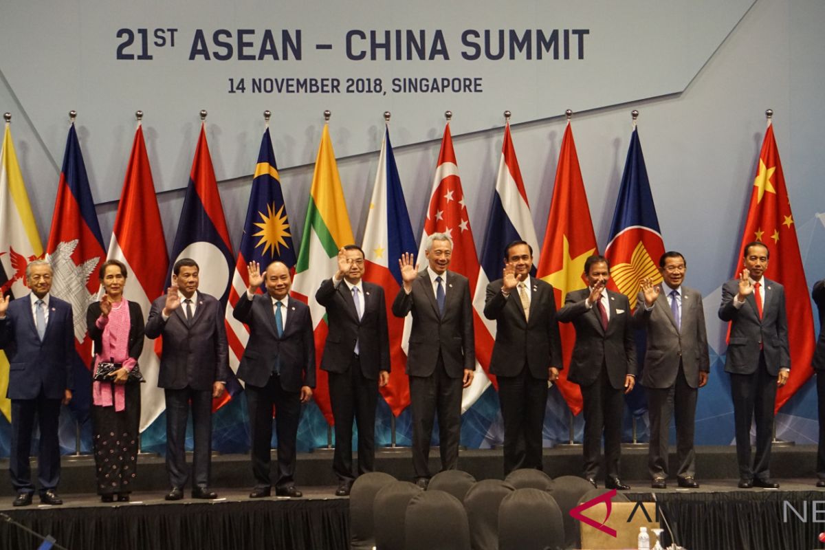 President Jokowi attends 21st Asean-China Summit