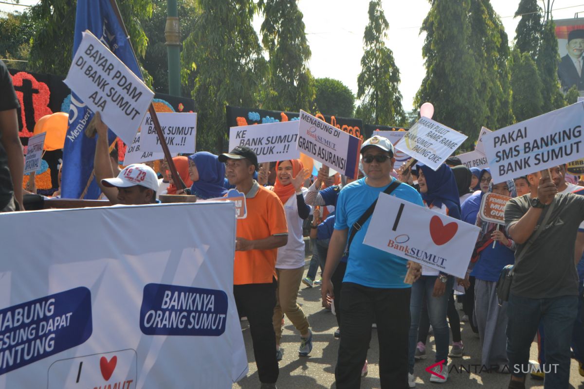 Jalan sehat meriahkan HUT Bank Sumut