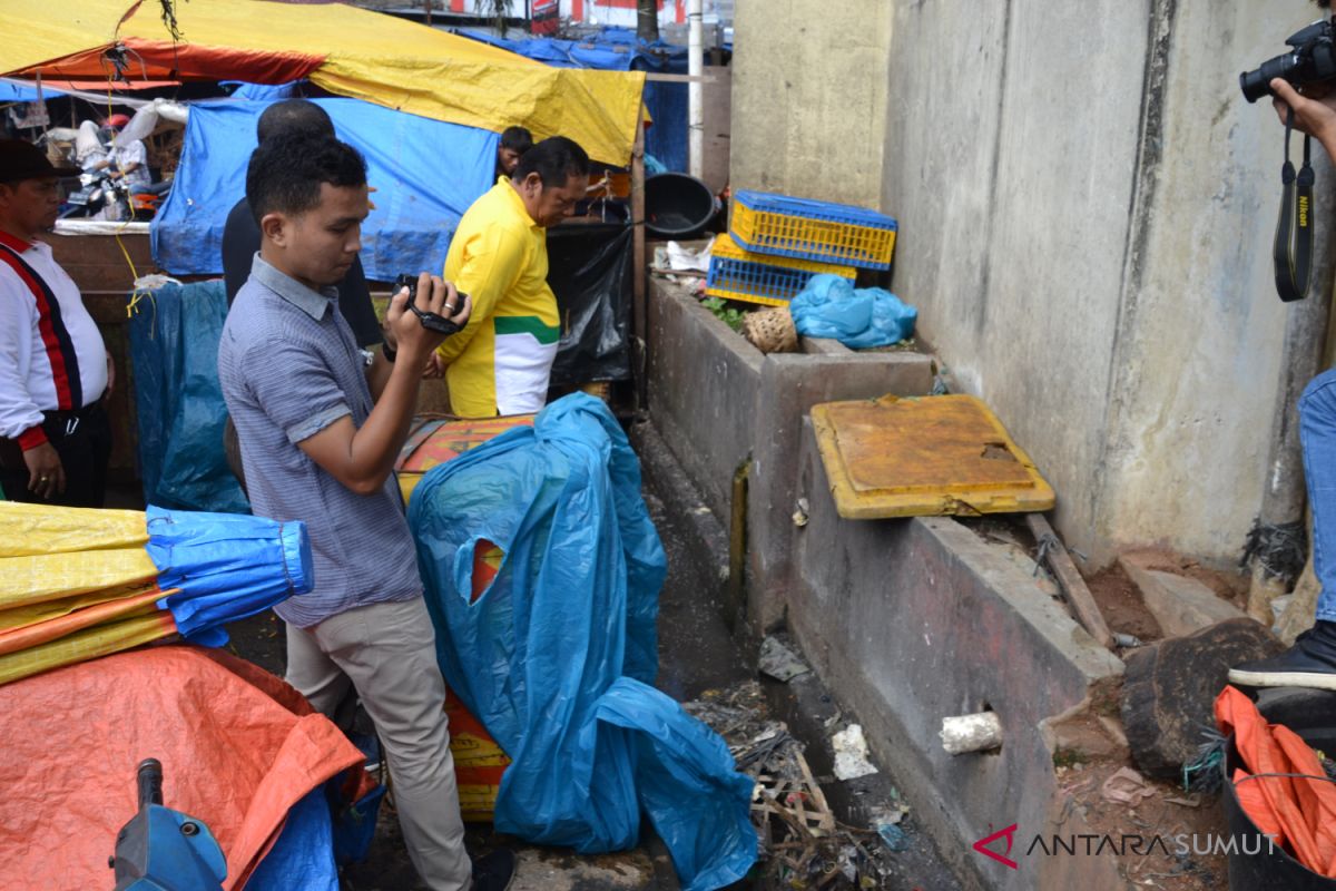 Wali kota tinjau drainase pasar