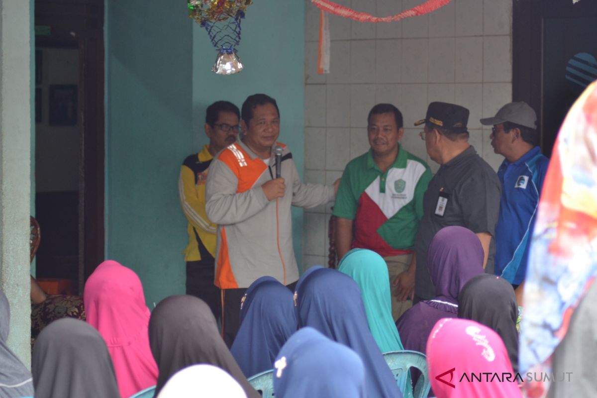 Warga hibahkan tanah untuk kantor Lurah