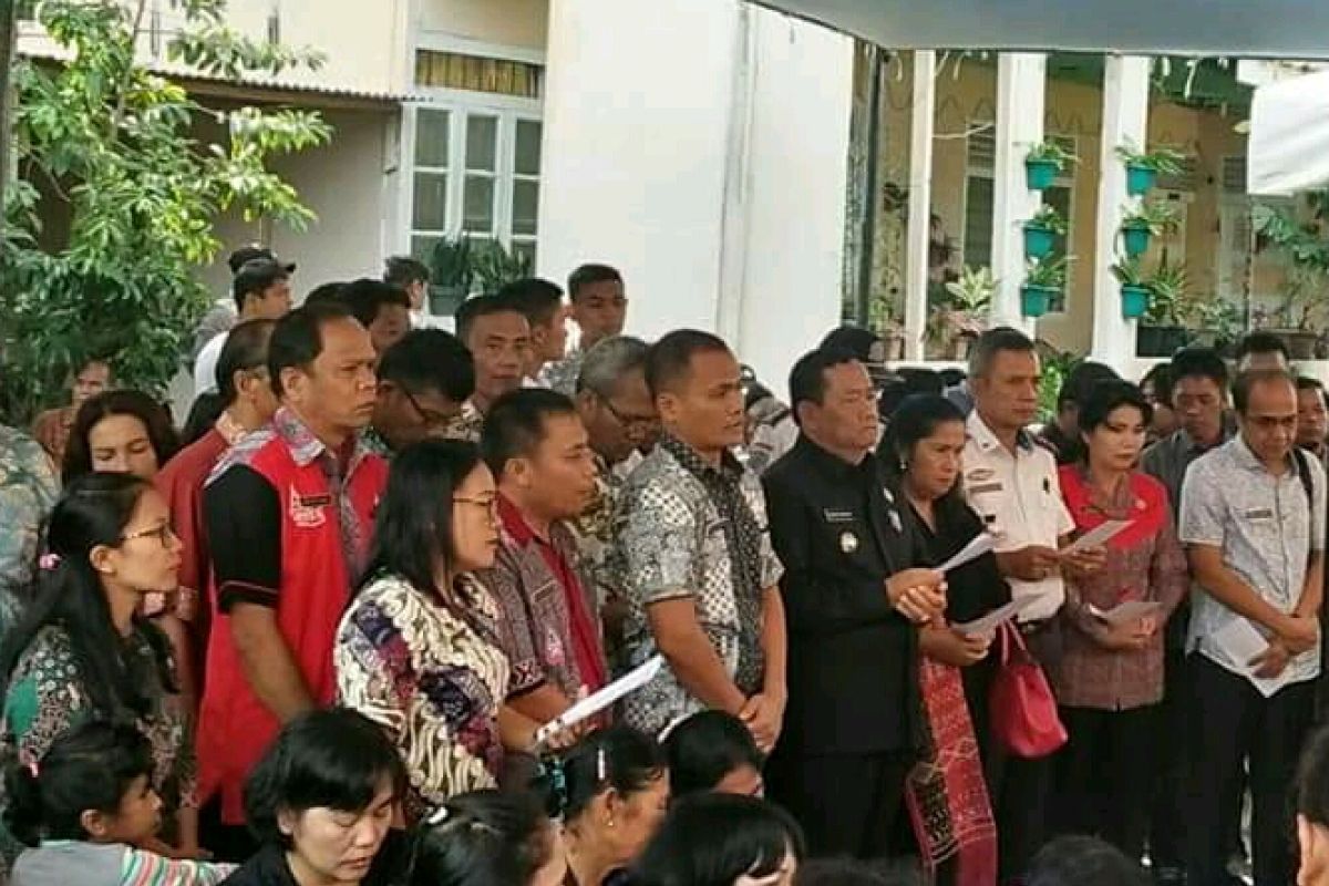 Bupati Samosir kutuk pembunuhan Nainggolan sekeluarga