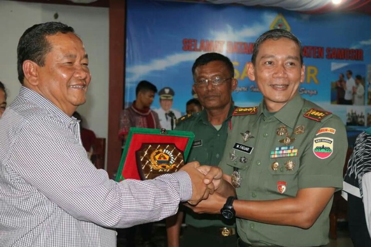 Prajurit TNI diajak jaga keamanan Samosir