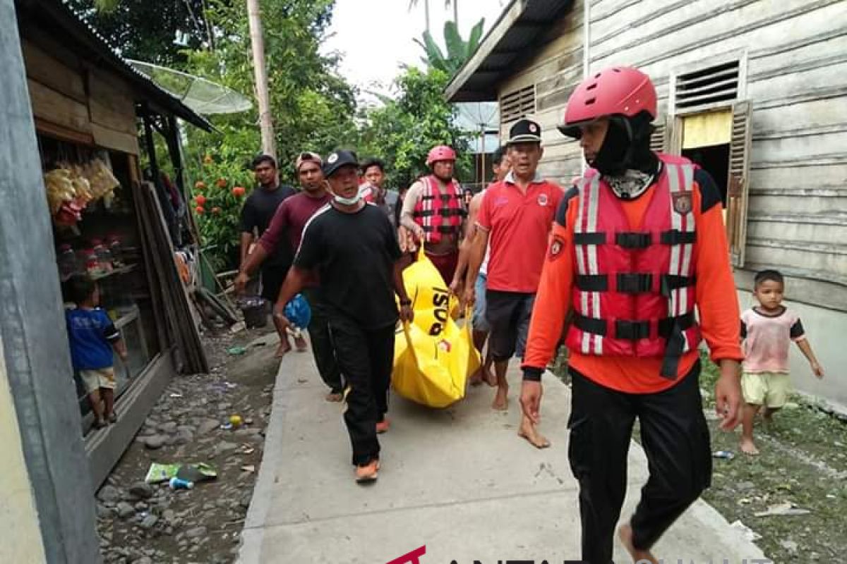 Warga yang hanyut di Batang Gadis ditemukan