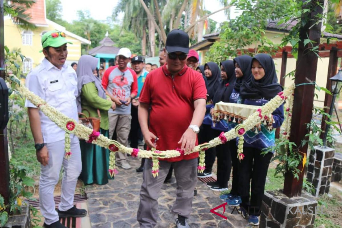 Bupati HSS ajak masyarakat kunjungi wisata air panas Tanuhi