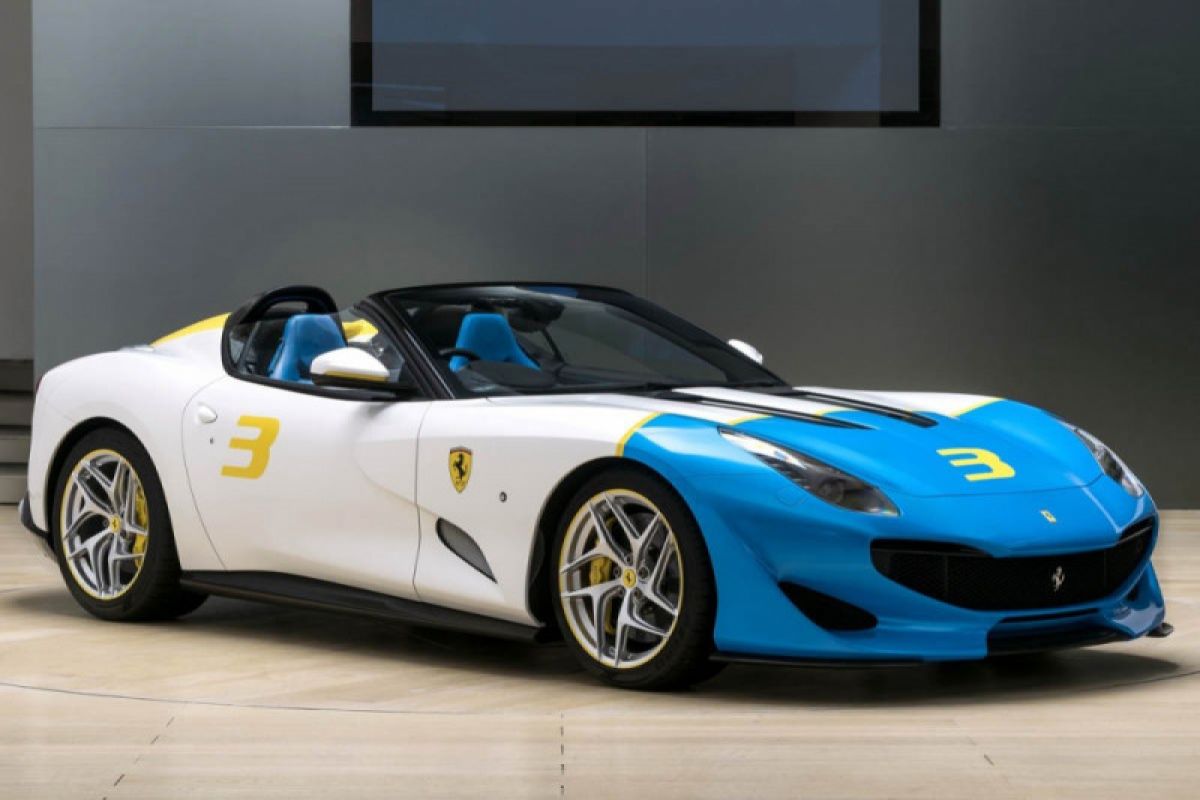 Ferrari SP3JC roadster atap terbuka satu-satunya di dunia