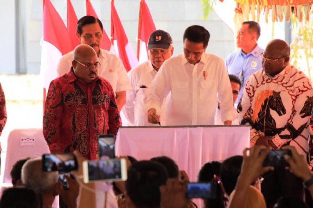 Gubernur  berharap Jokowi kembali bangun Papua lima tahun ke depan