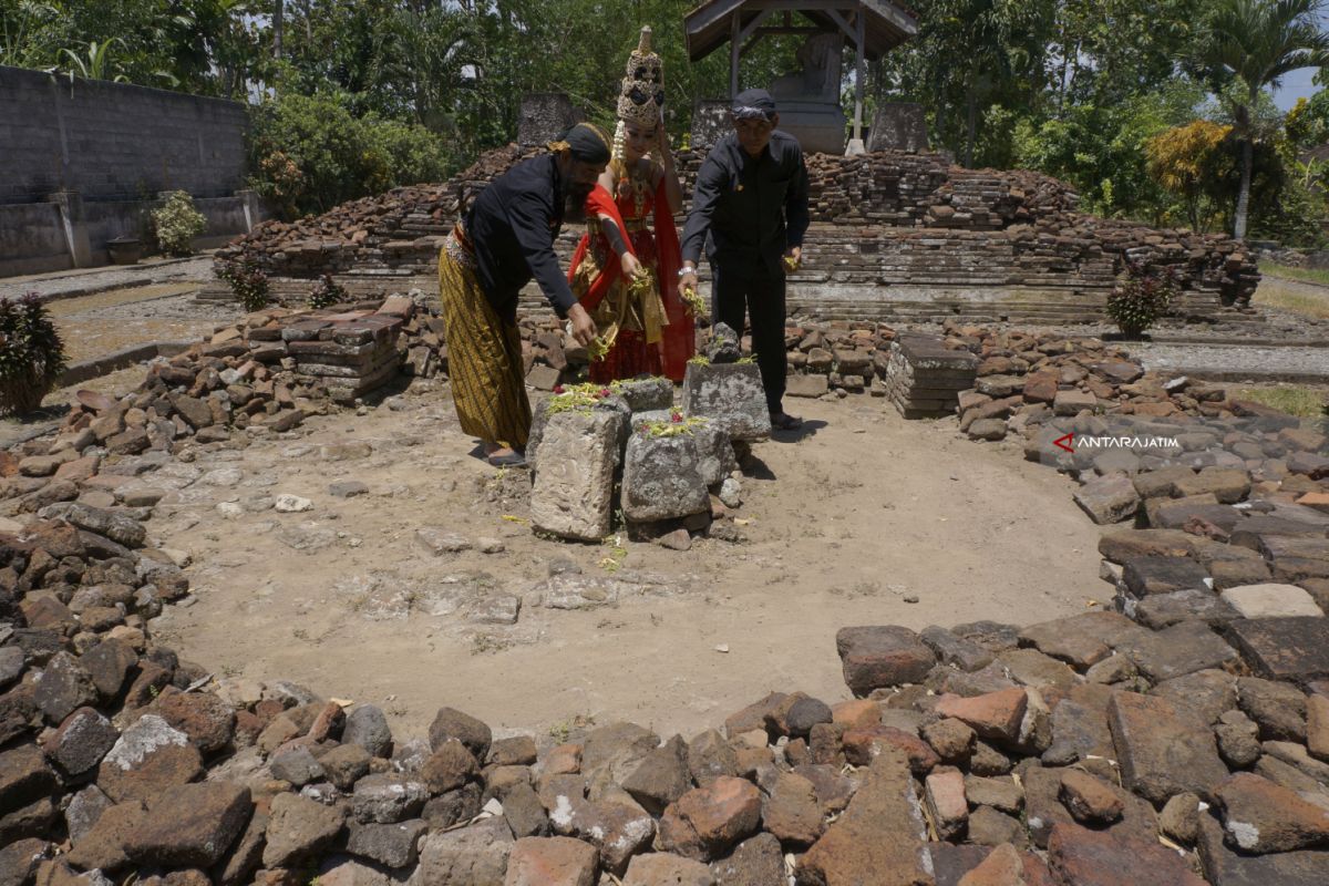 Warga Tulungagung Gelar Ritual Grebek Bhineka Tunggal Ika