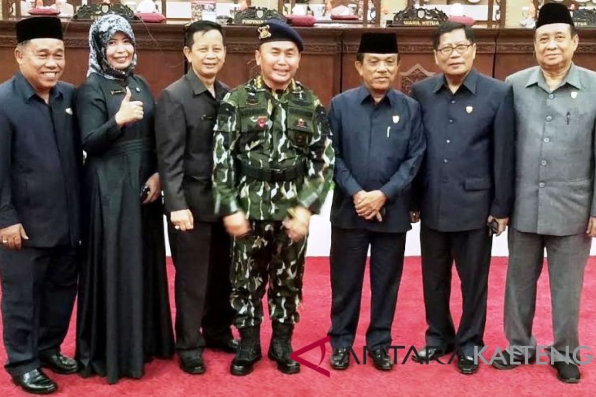 Empat Pimpinan fraksi di DPRD Kalteng berubah, Komisi-komisi menyusul