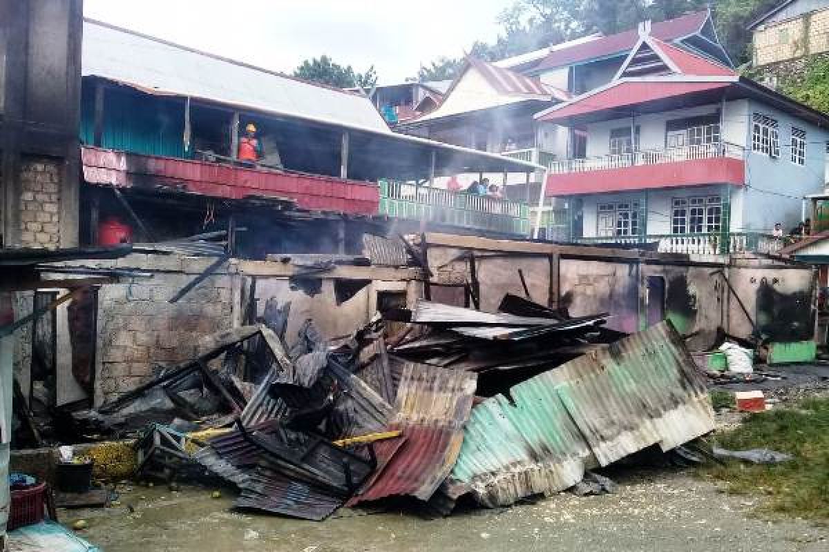 Polisi Jayapura selidiki penyebab kebakaran rumah di Hamadi
