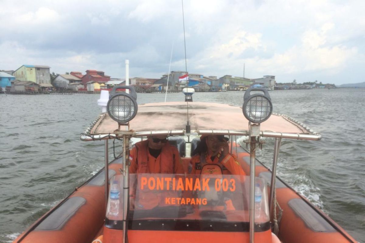 SAR PONTIANAK LANJUTKAN PENCARIAN NELAYAN TENGGELAM