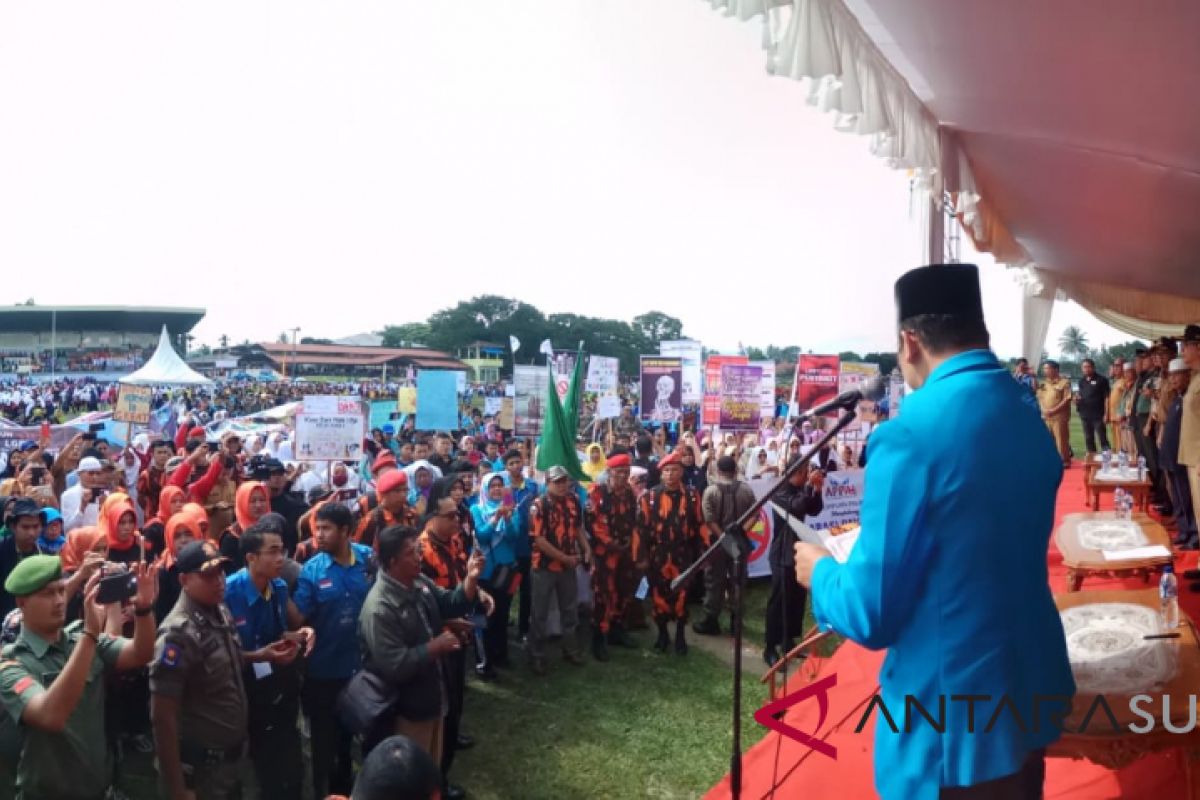 Ribuan warga Kota Payakumbuh deklarasikan perang melawan pekat