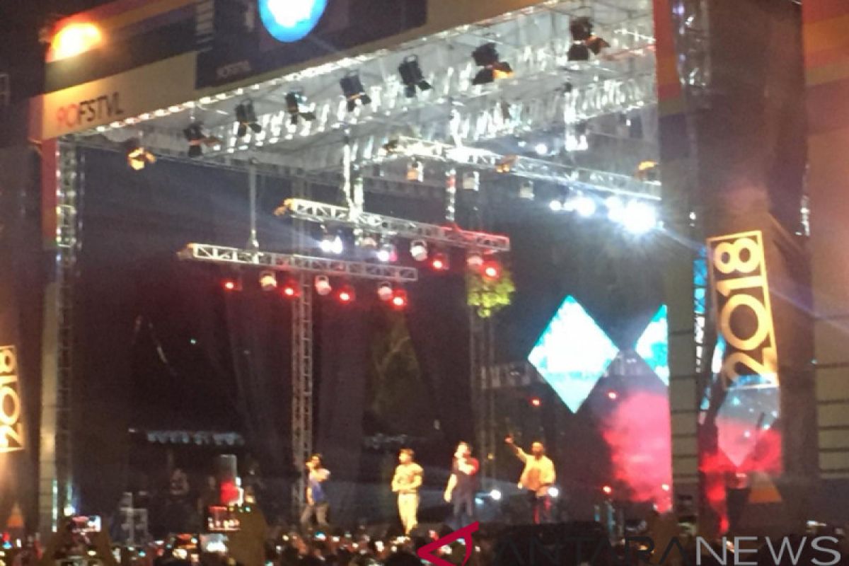 Blue bawa kejayaan boyband di panggung The 90's Festival