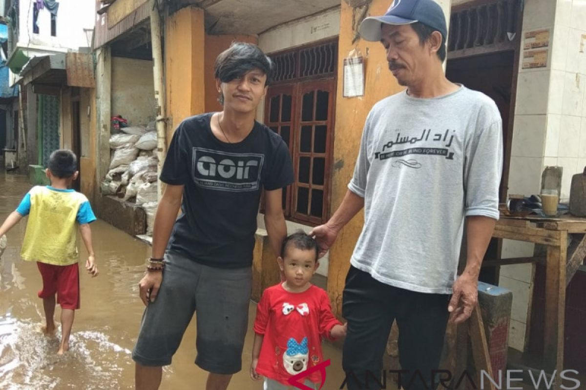 Ratusan jiwa terkena dampak banjir di Jakarta