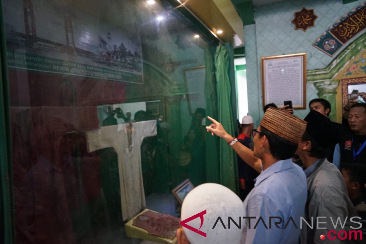 Sandiaga kagum potensi wisata religi Mesjid Kyai Marogan