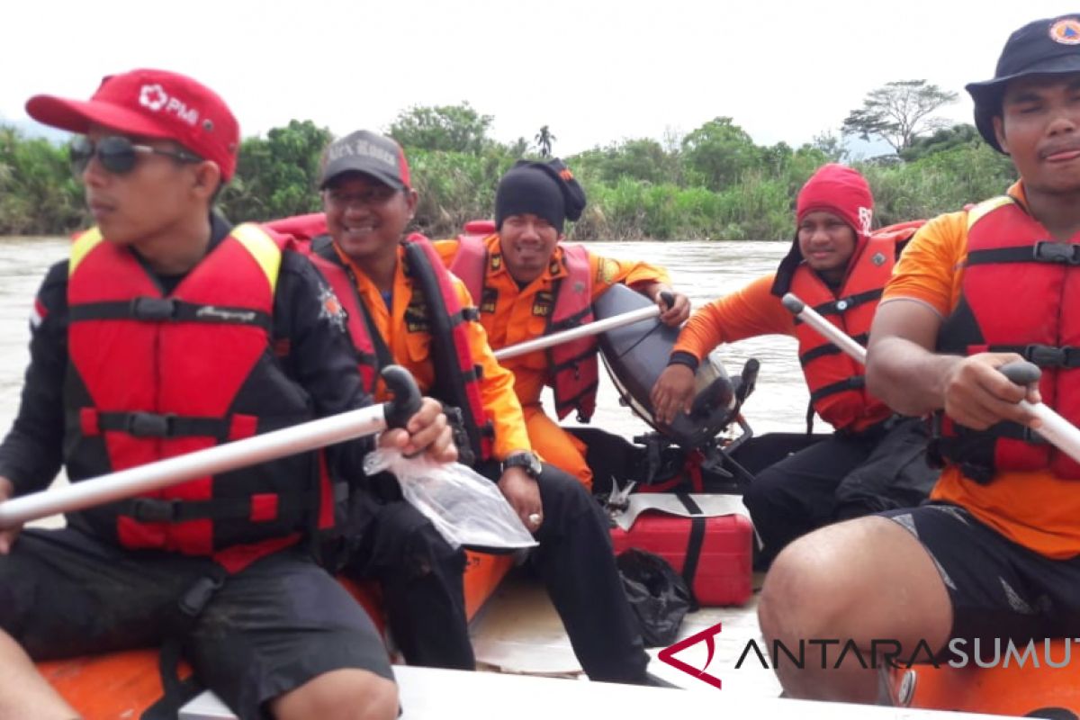 Seorang warga hanyut di Sungai Batang Gadis