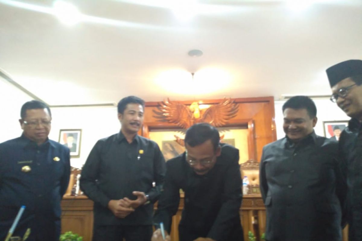 DPRD Tulungagung Tetapkan APBD 2019