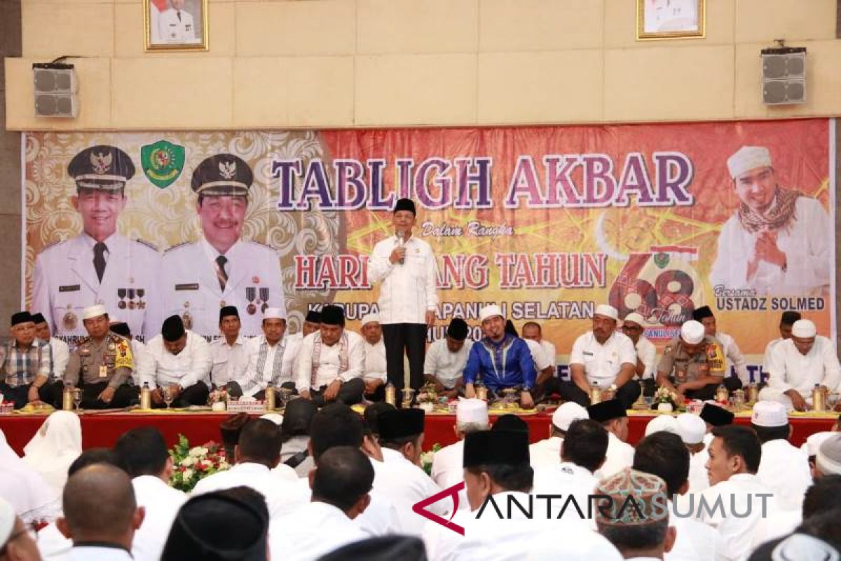 Tabligh akbar bersama ustadz Solmed di Tapsel