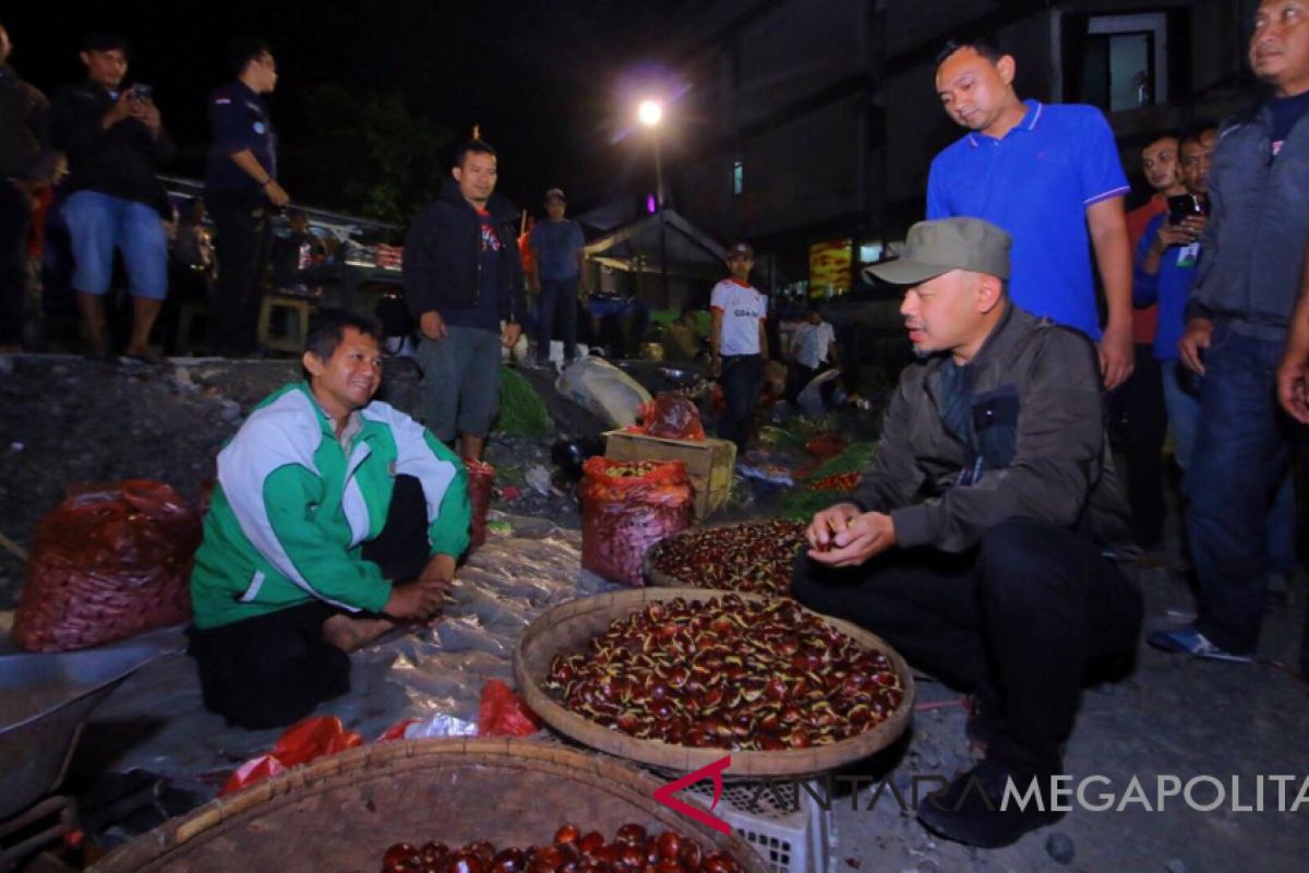 Wali Kota Bogor turun ke pasar sepulang umrah