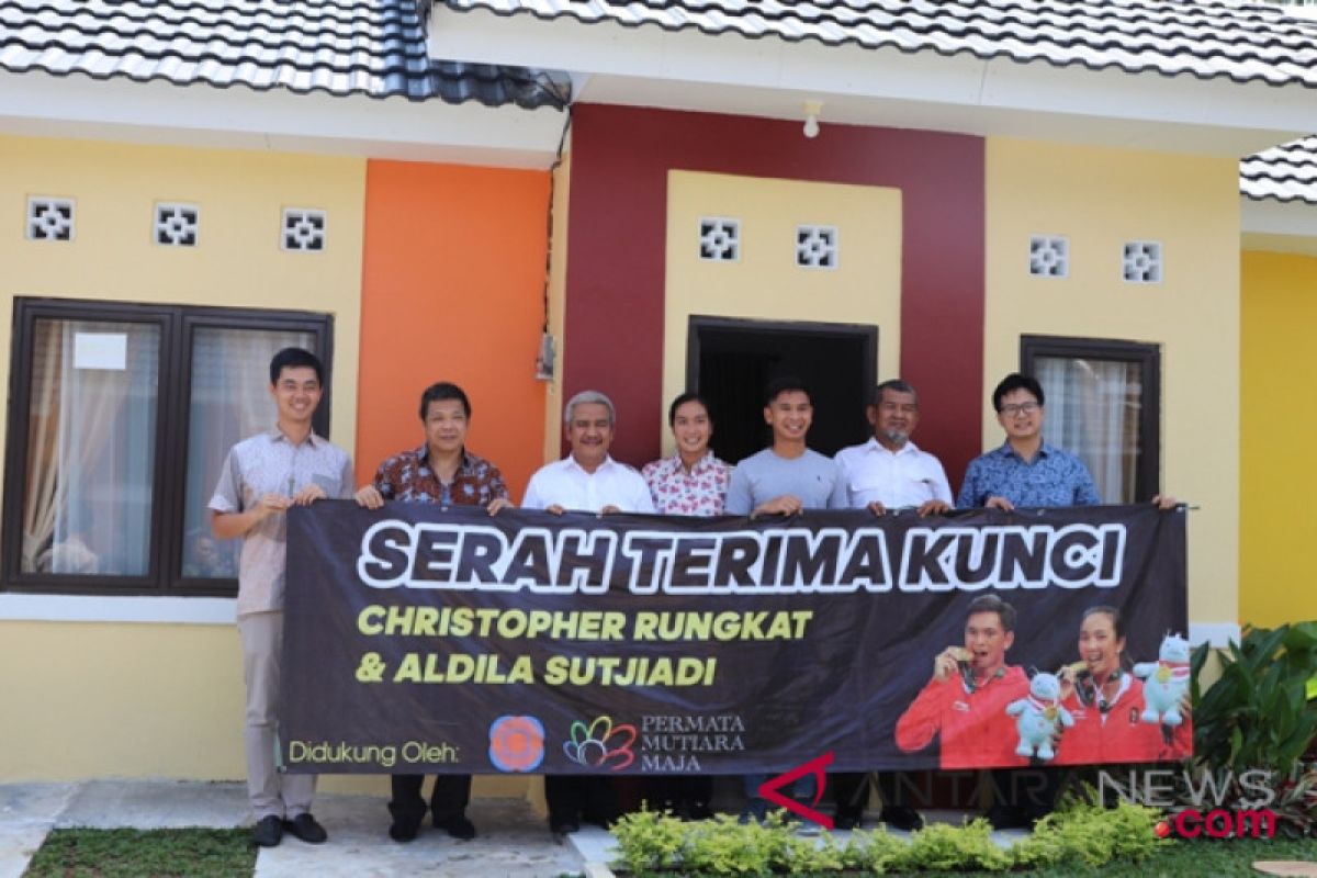 REI serahkan rumah kepada petenis peraih emas