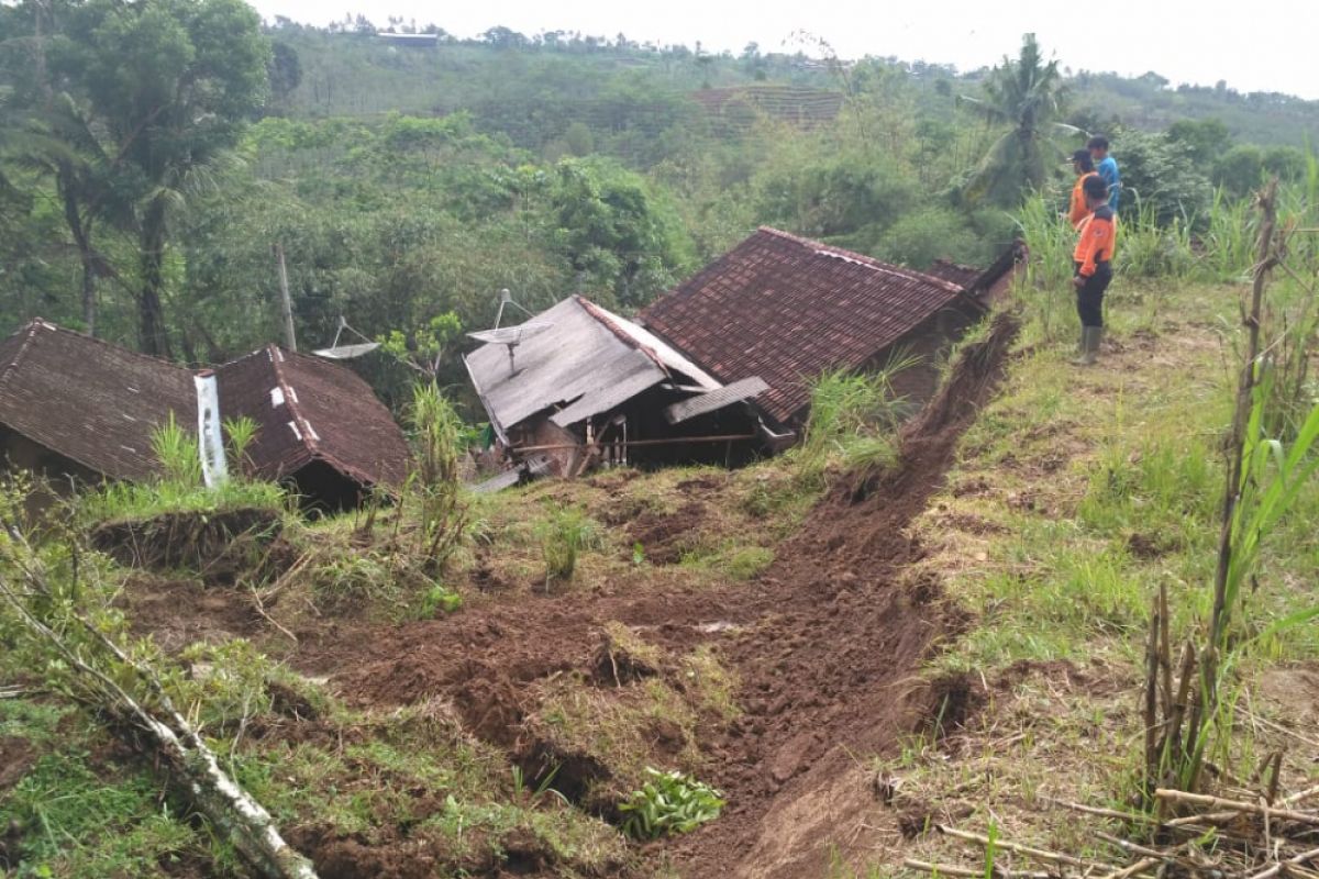 BPBD Tulungagung Peringatkan Potensi Longsor di Lima Kecamatan