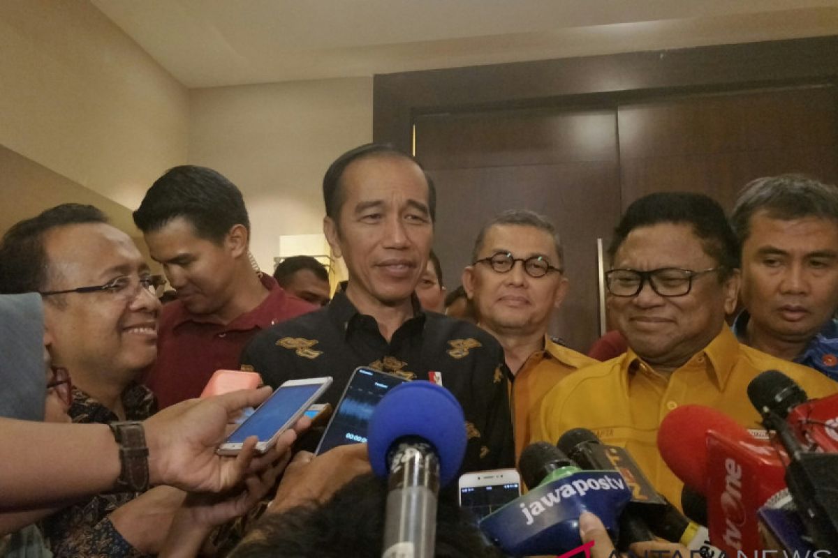 Jokowi tahu pendukungnya dari salaman