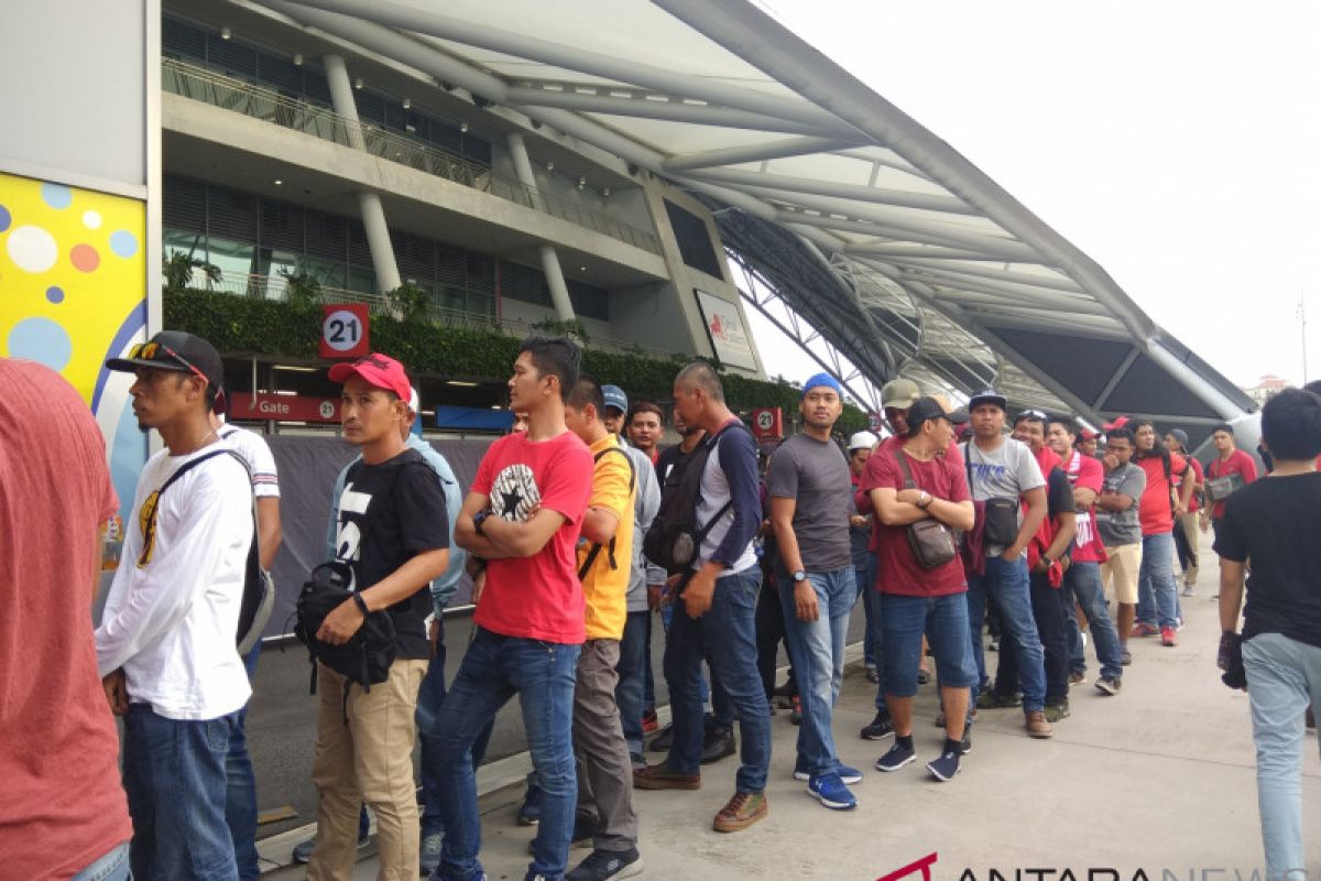 Supporter Indonesia padati stadion nasional Singapura
