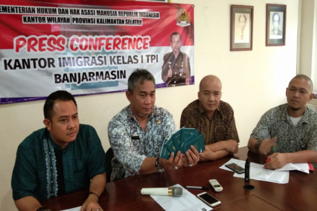 Banjarmasin cancels six migrant workers' passports