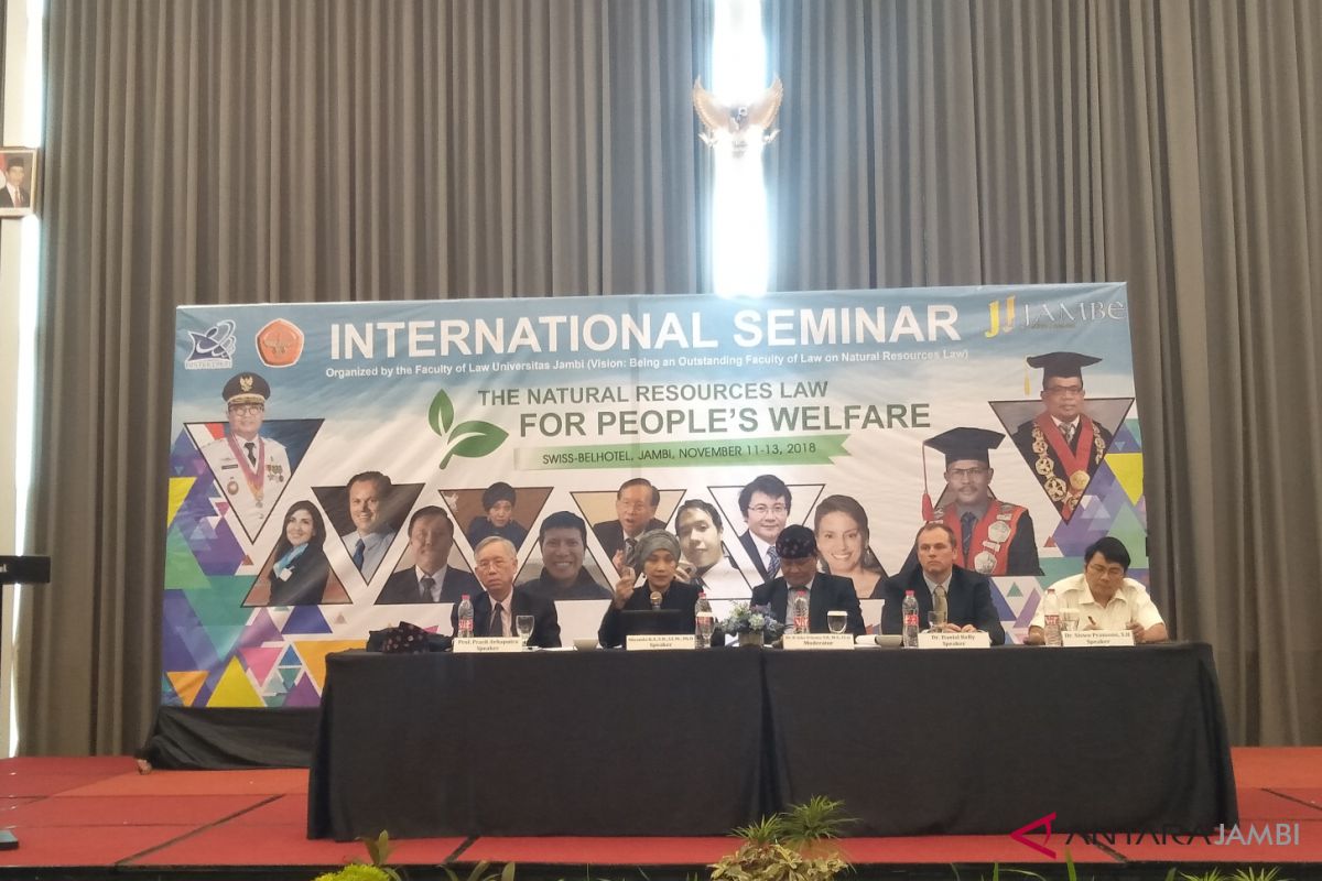 Unja gelar seminar internasional 