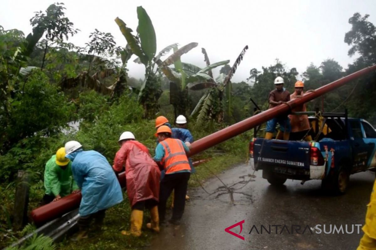 PLN rekonfigurasi jaringan listrik di Mandailing Natal