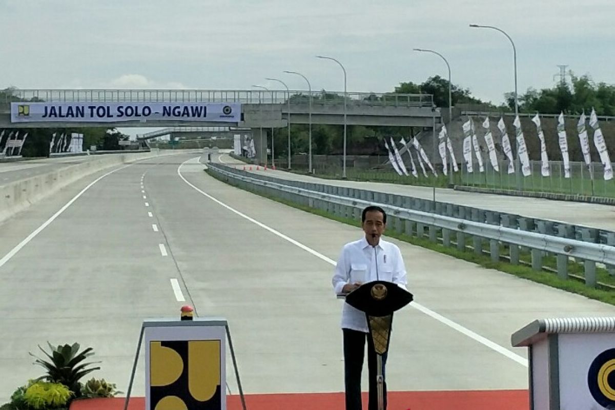 Presiden optimistis Tol Jakarta-Surabaya tersambung Desember 2018