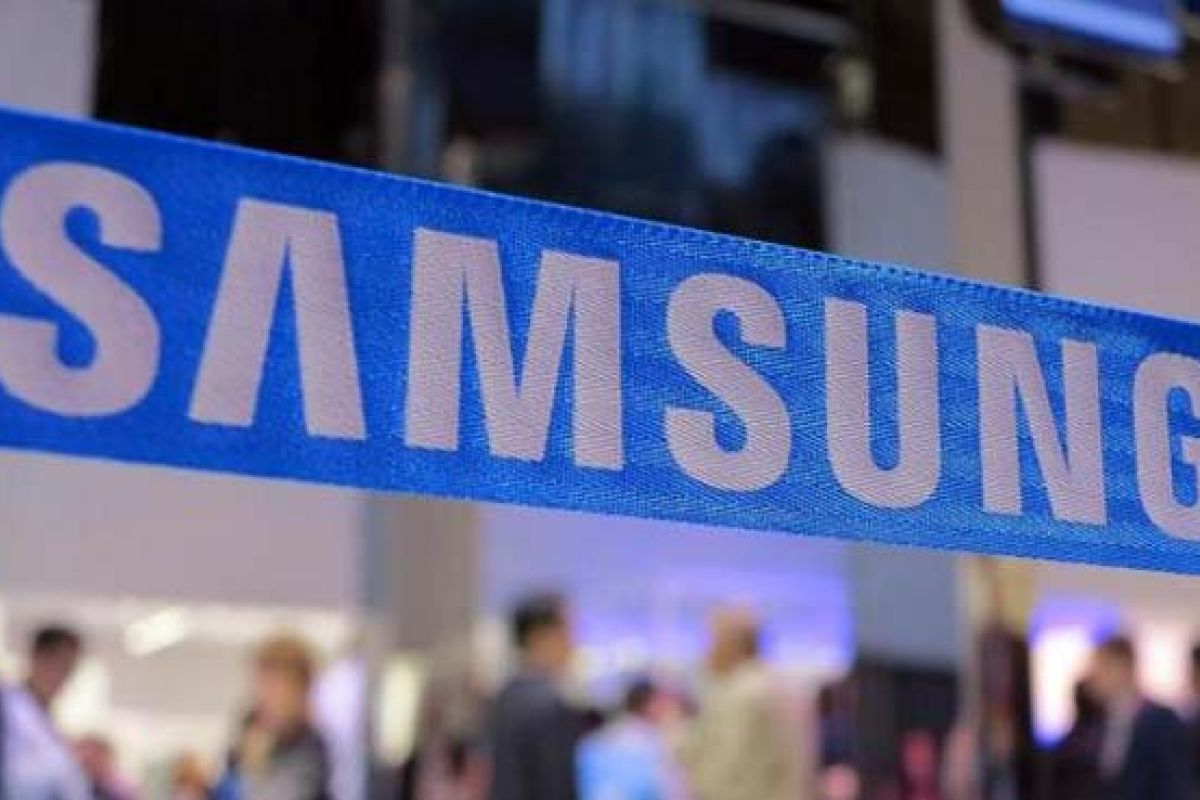 CES 2019 dihadiri prototipe ponsel layar lipat dari Samsung