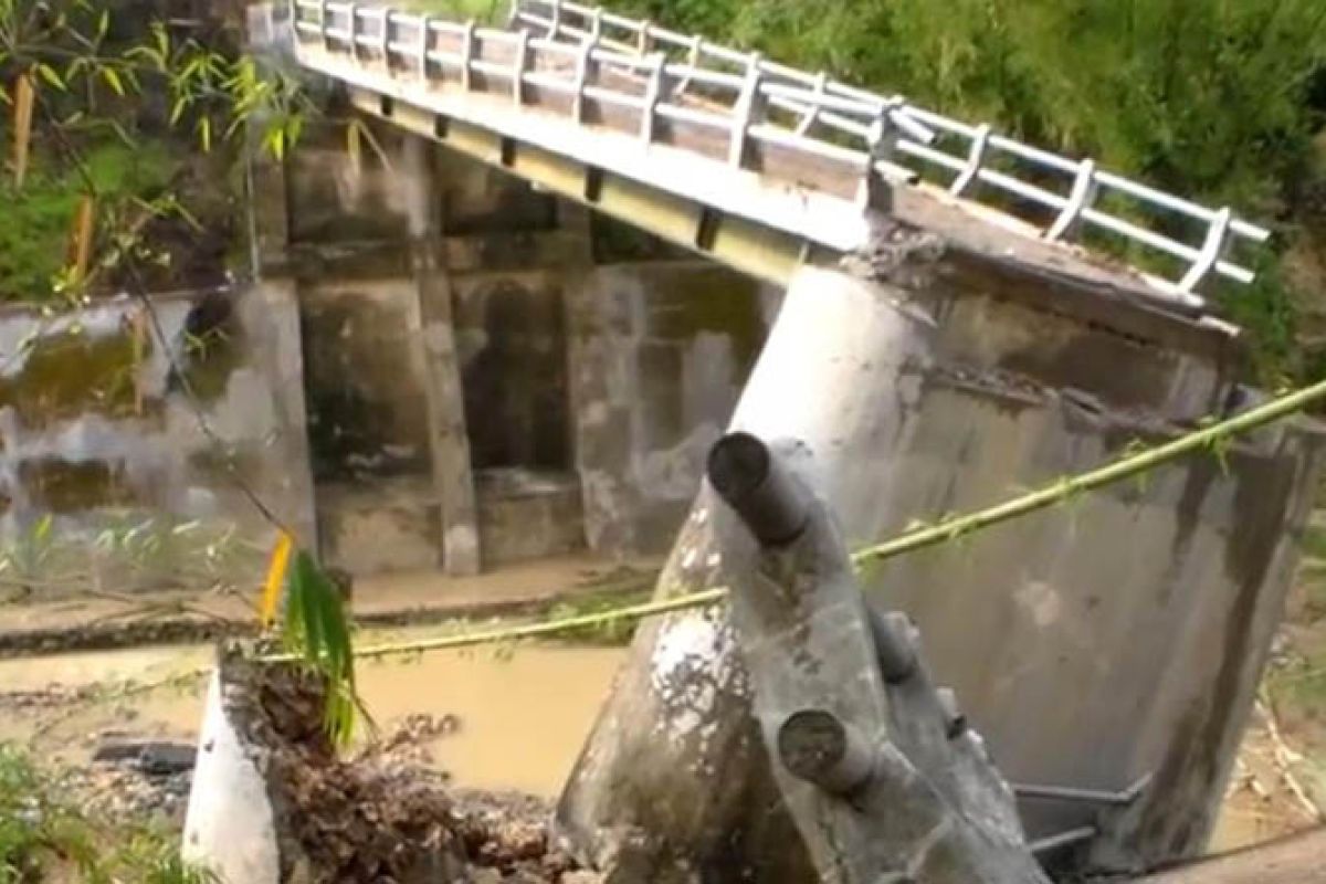 Pemkab Bojonegoro Lakukan Perbaikan Darurat Jembatan Maor