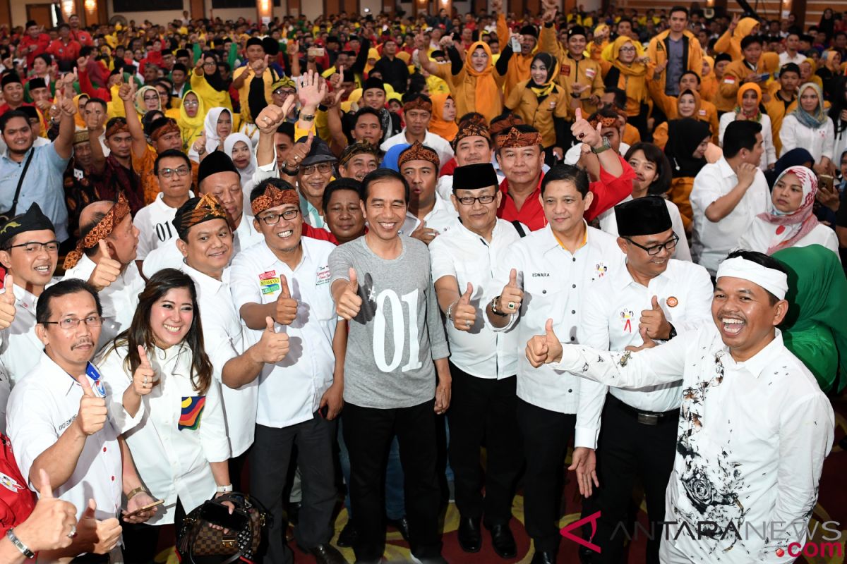 Jokowi meets legislative candidates of parties in his coalition