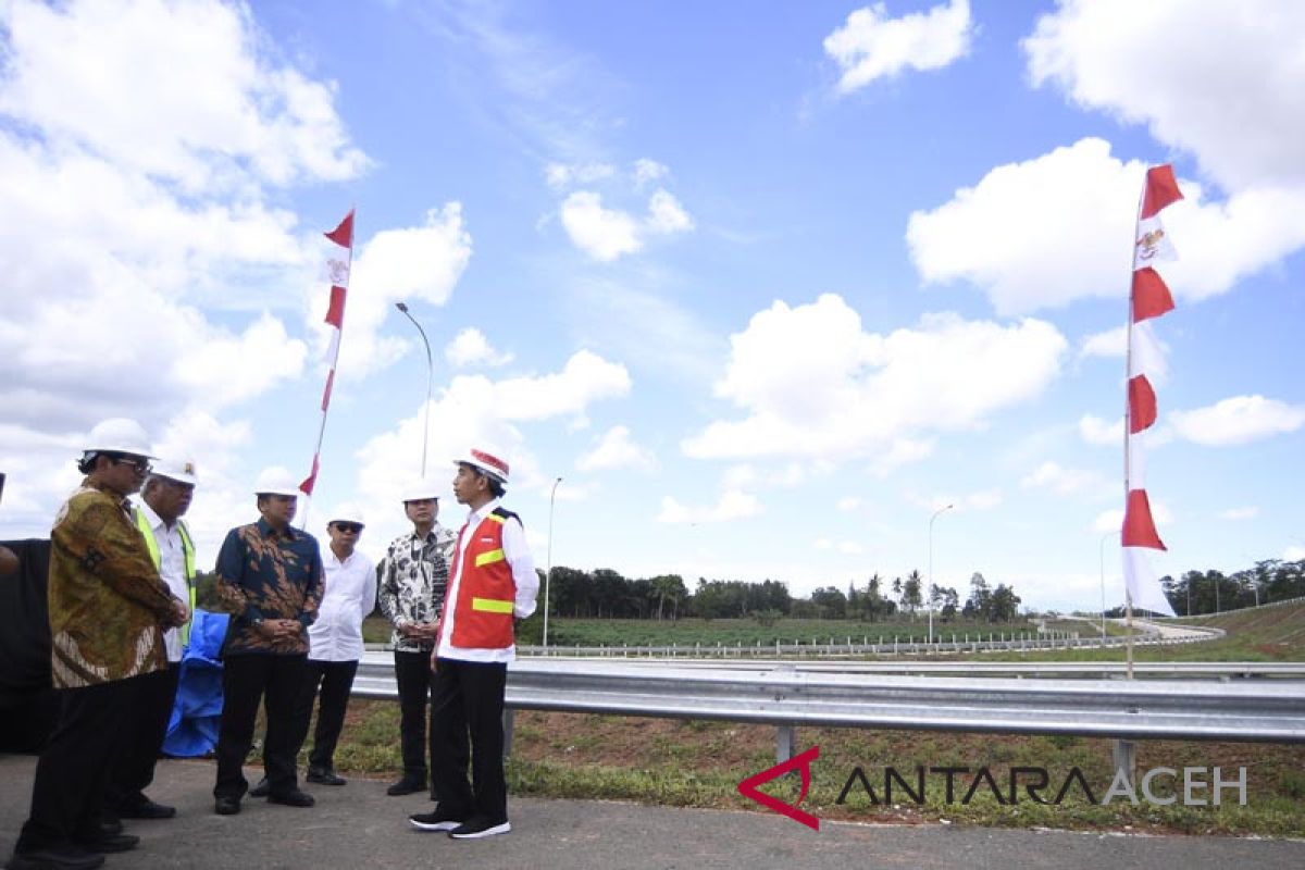 Presiden tinjau pembangunan tol trans sumatera