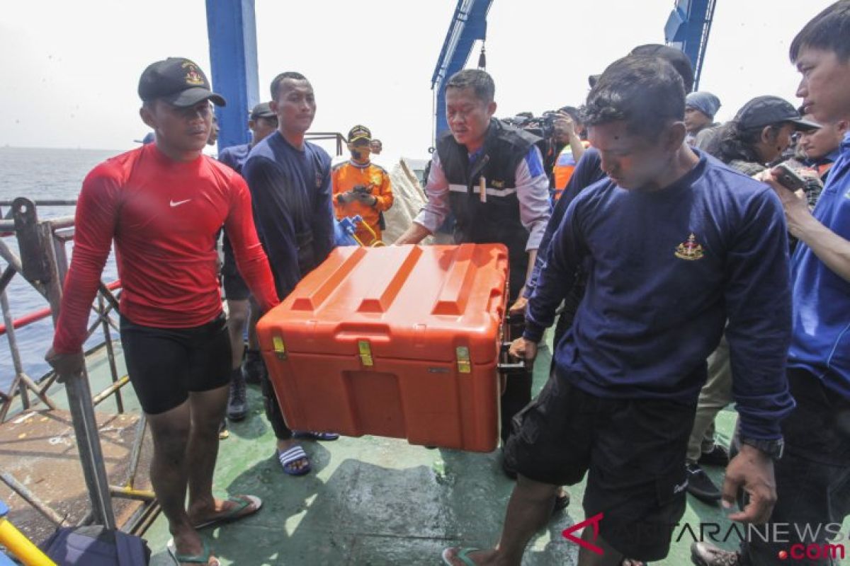 Kotak hitam dan mimpi besar Sertu Hendra