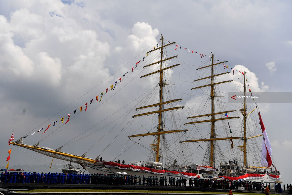 Video - KRI Bima Suci Tiba di Surabaya