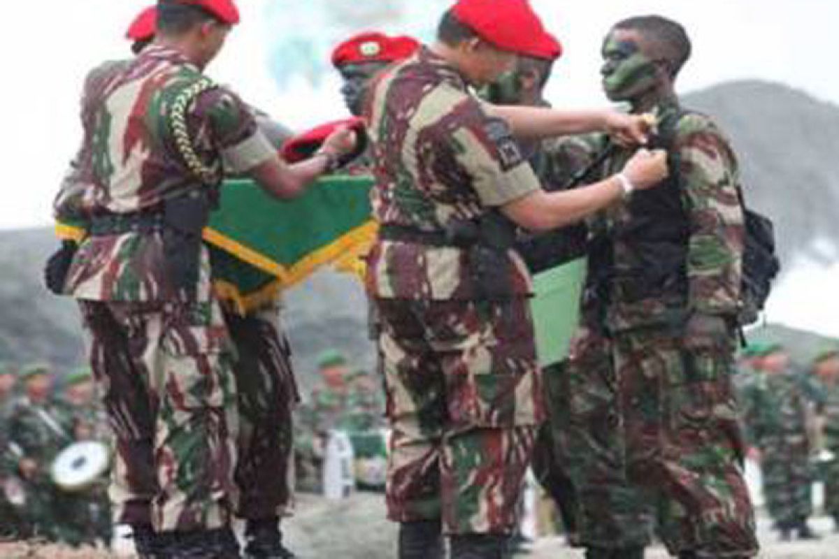 Tentara Kamboja semangat belajar Bahasa Indonesia