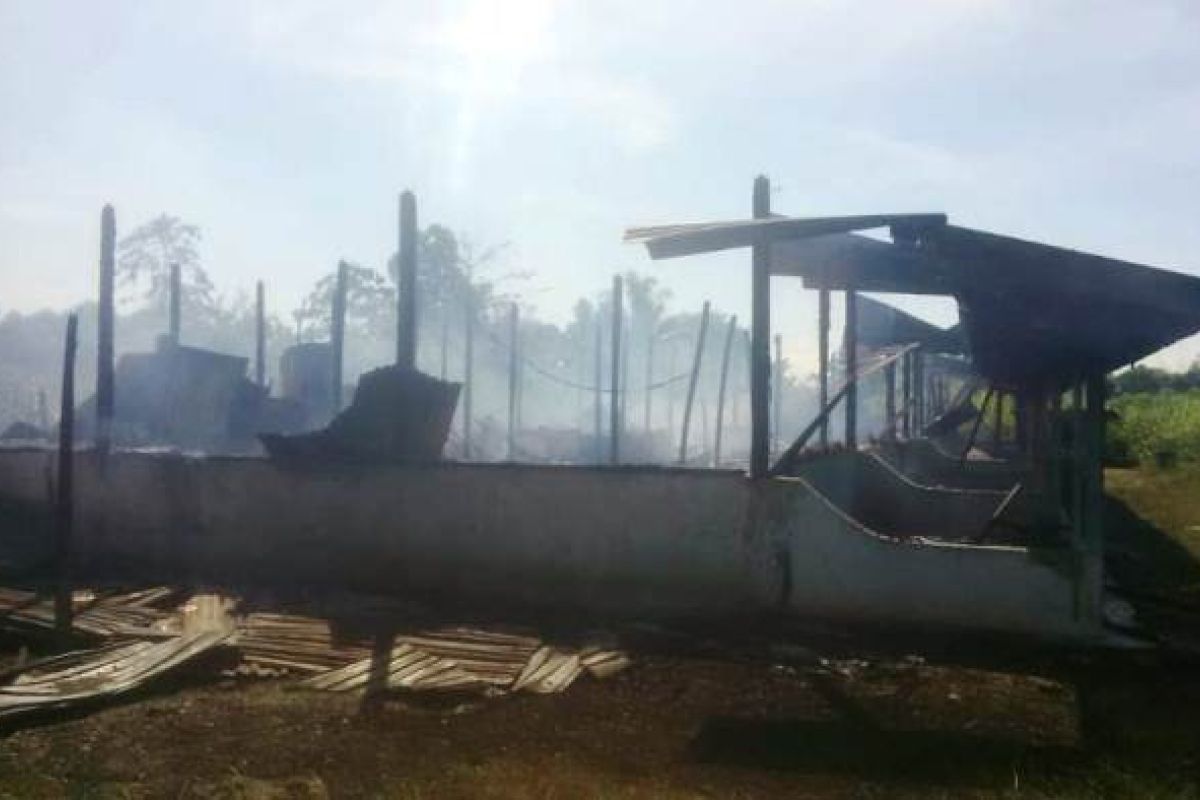 Enam petak rumah di Nabire ludes terbakar