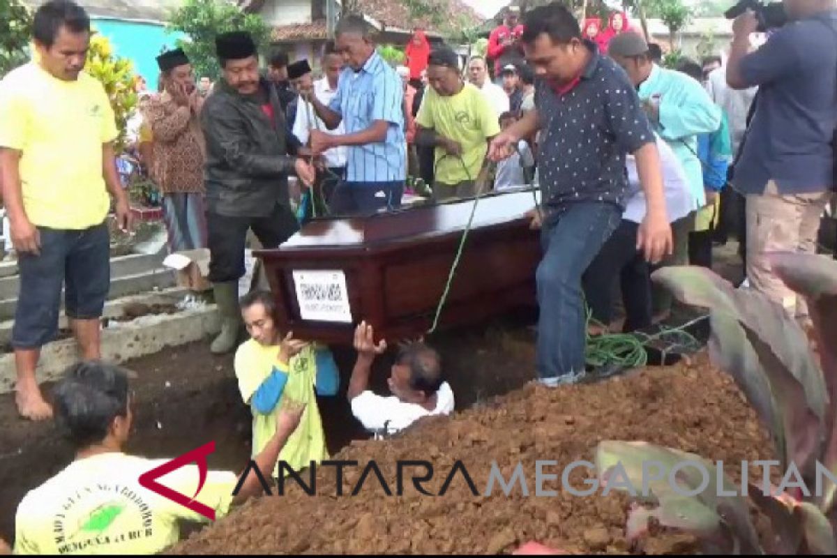 KORBAN LION AIR ASAL SUKABUMI DIKENAL CERDAS